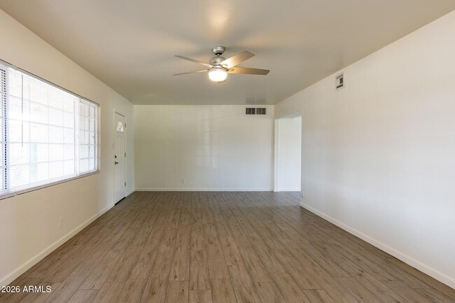 Building Photo - 8322 E Wilshire Dr