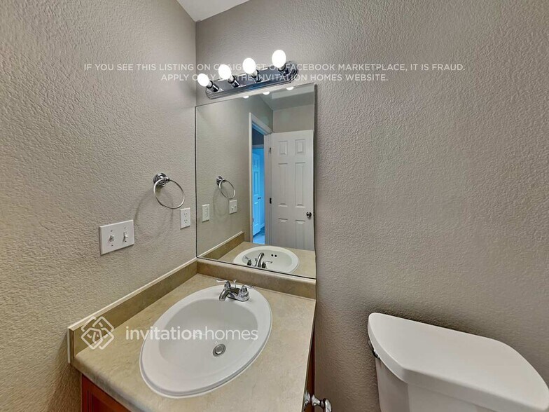 Building Photo - 10737 Darneal Dr