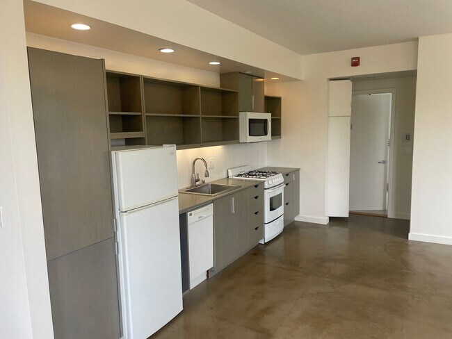 Building Photo - Large one bedroom apartment near Ashby BART
