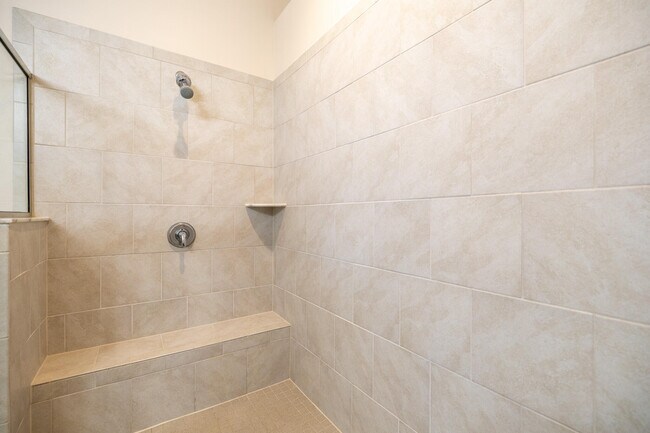 Building Photo - 2715 S Spurway Dr