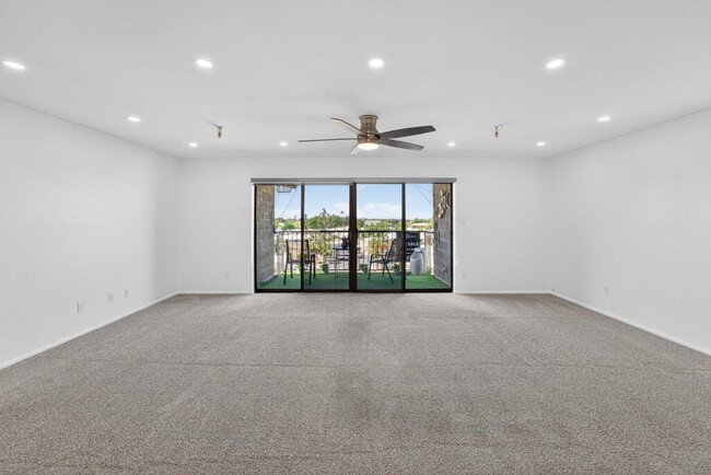 Building Photo - 425 S Parkcrest