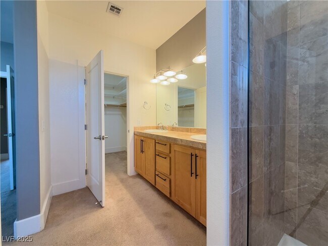 Building Photo - 9050 W Tropicana Ave