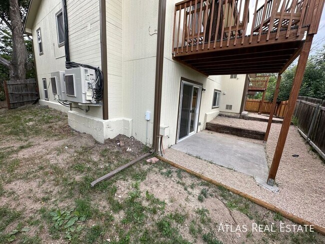 Building Photo - 6741 Dublin Loop W