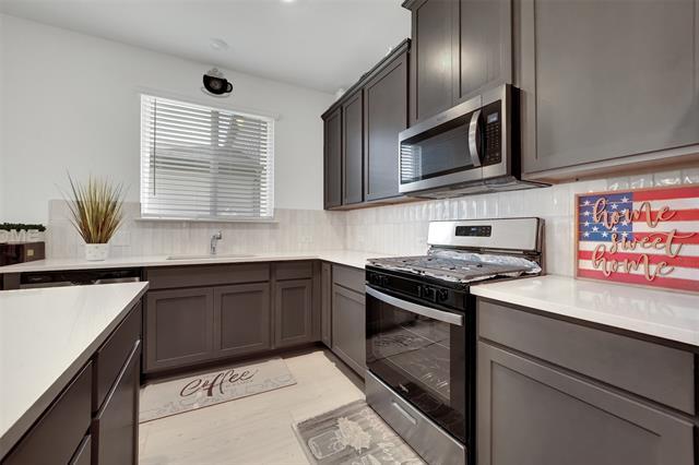 Building Photo - 650 Jupe Wy