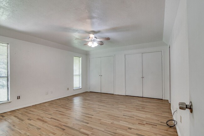 Building Photo - 7312/7314 Kings Manor Court