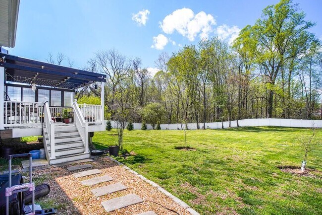 Building Photo - 9366 Alder Dr