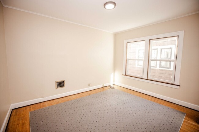 Building Photo - 1452 Rollins Rd