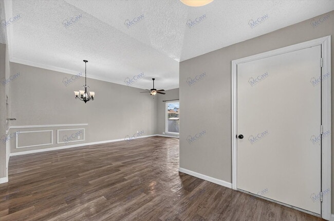 Building Photo - 708 Baruna Cir