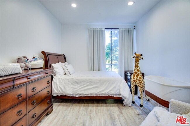 Building Photo - 1909 Pelham Ave