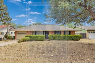 Building Photo - 8701 Clarewood Dr