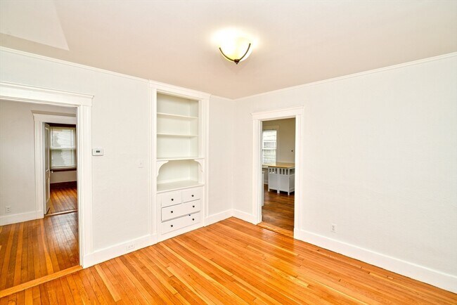 Building Photo - 21 Shafter St