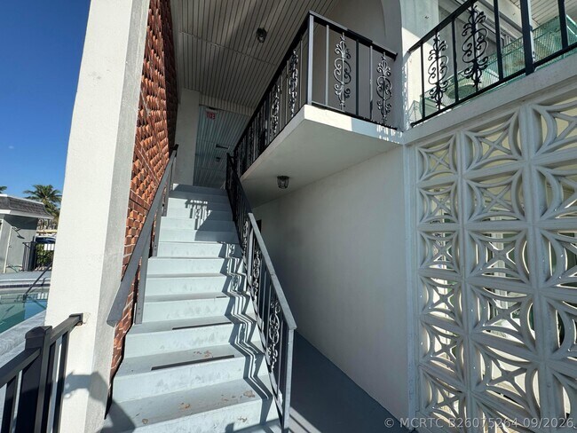 Building Photo - 4700 N Flagler Dr