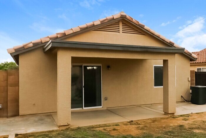 Building Photo - 12114 W Aster Dr