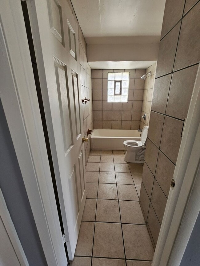 Building Photo - 6914-6916 N 42nd St. (Duplex)