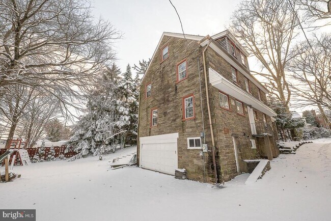 Building Photo - 625 Chelten Hills Dr