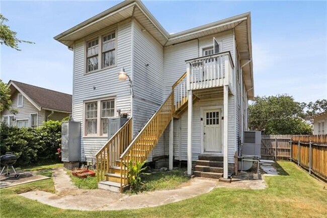 Building Photo - fst2315