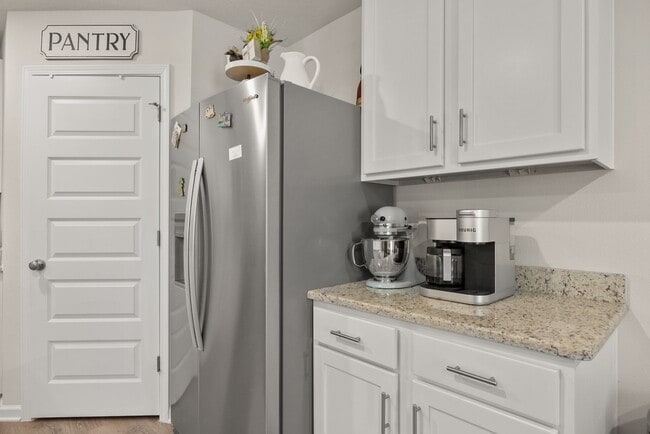 Building Photo - 4/2 Stunning Brick Home with community pool in Crestview