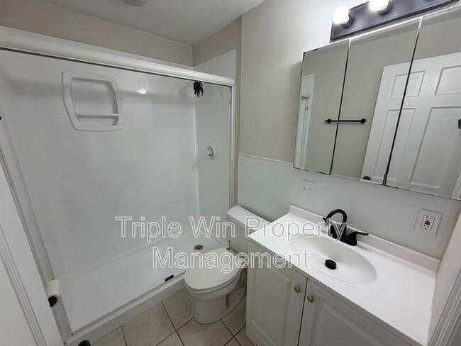 Building Photo - 8652 White Ave