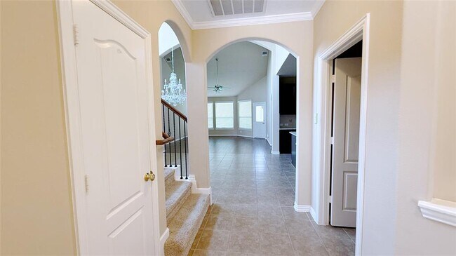 Building Photo - 2311 Blue Jay Ln