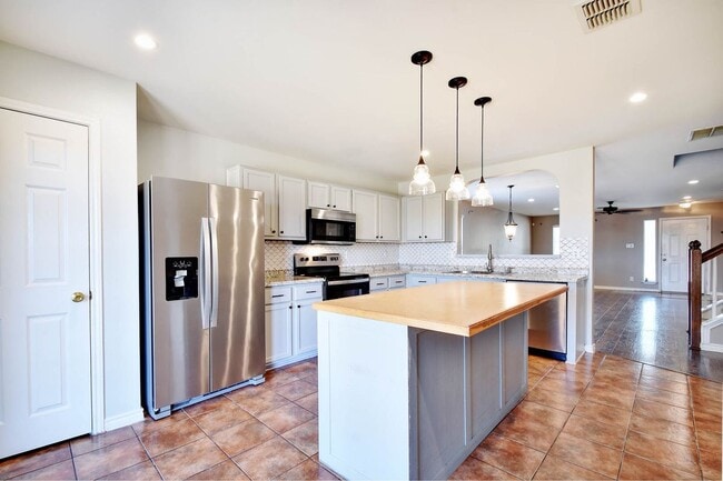 Building Photo - 8975 Scarlet