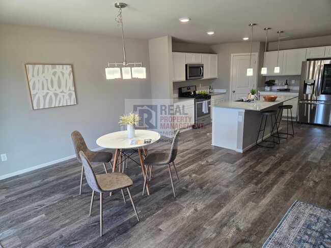 Building Photo - Check out this beautiful 3 bedroom, 2.0 ba...