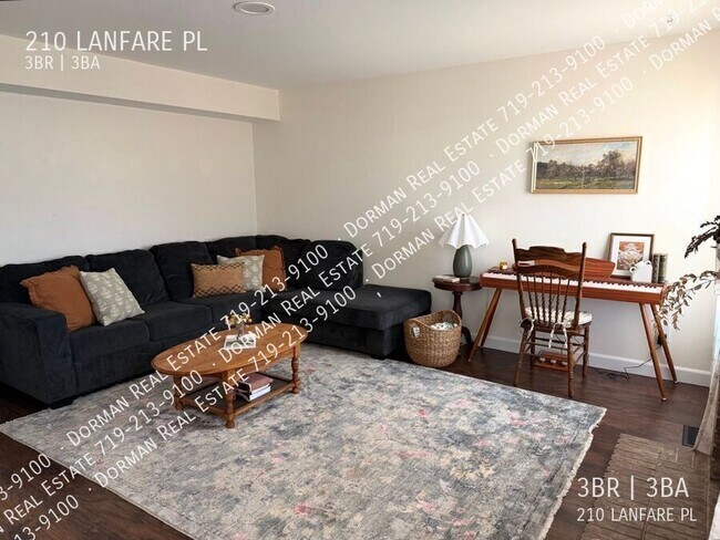 Building Photo - 210 Lanfare Pl