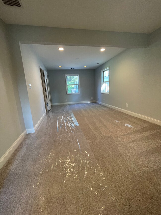 Building Photo - 3128 Headrow Cir