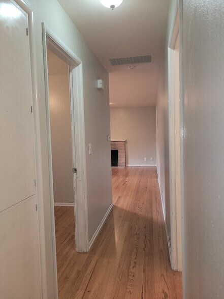 FRONT HALLWAY - 5955 SW 179th Ave