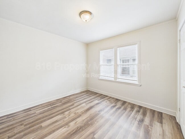Building Photo - 5100 Brooklyn Ave