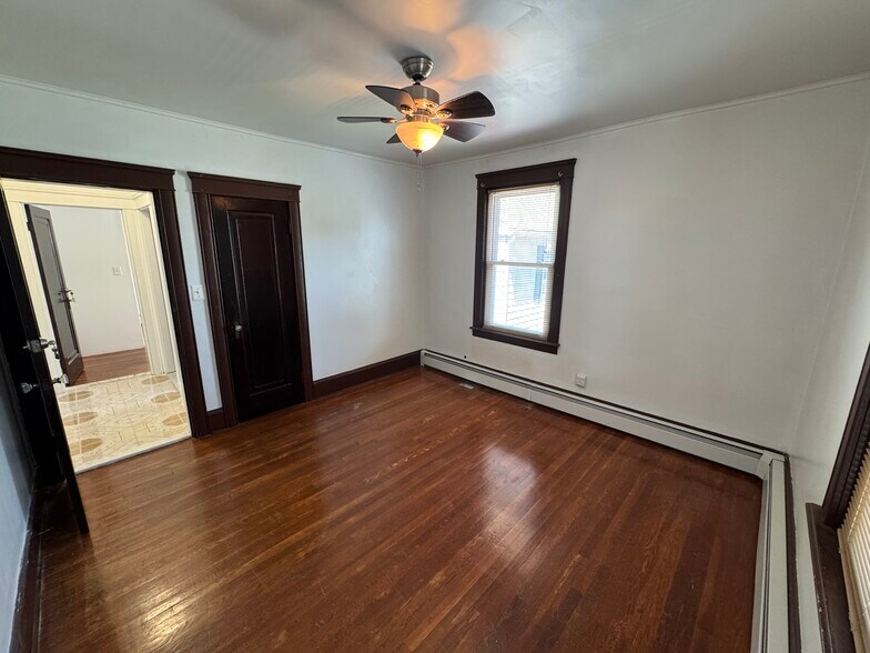 Building Photo - 653 Pleasant Valley Pky