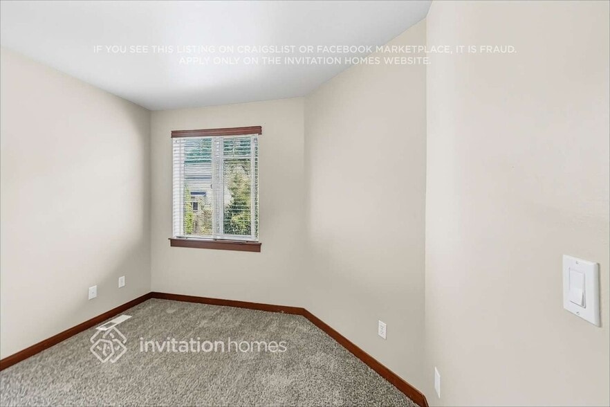 Building Photo - 17422 14th Ave SE