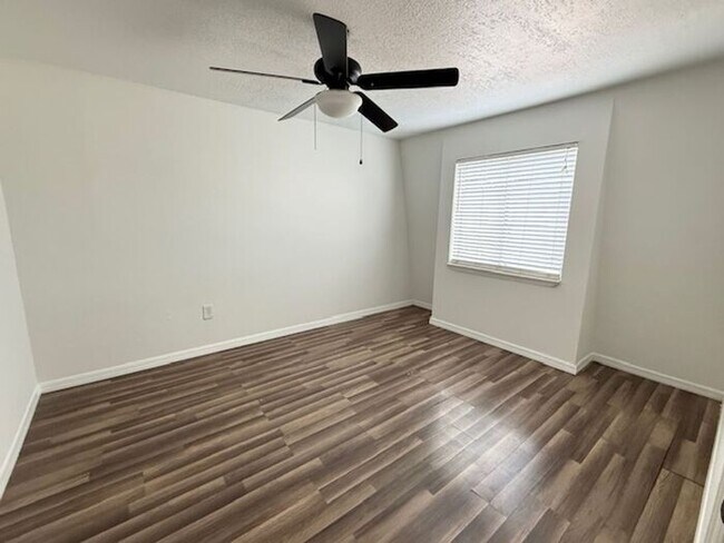 Building Photo - 2/2 Conway Orlando Condo-MOVE IN SPECIAL $200 OF 1ST MONTHS RENT