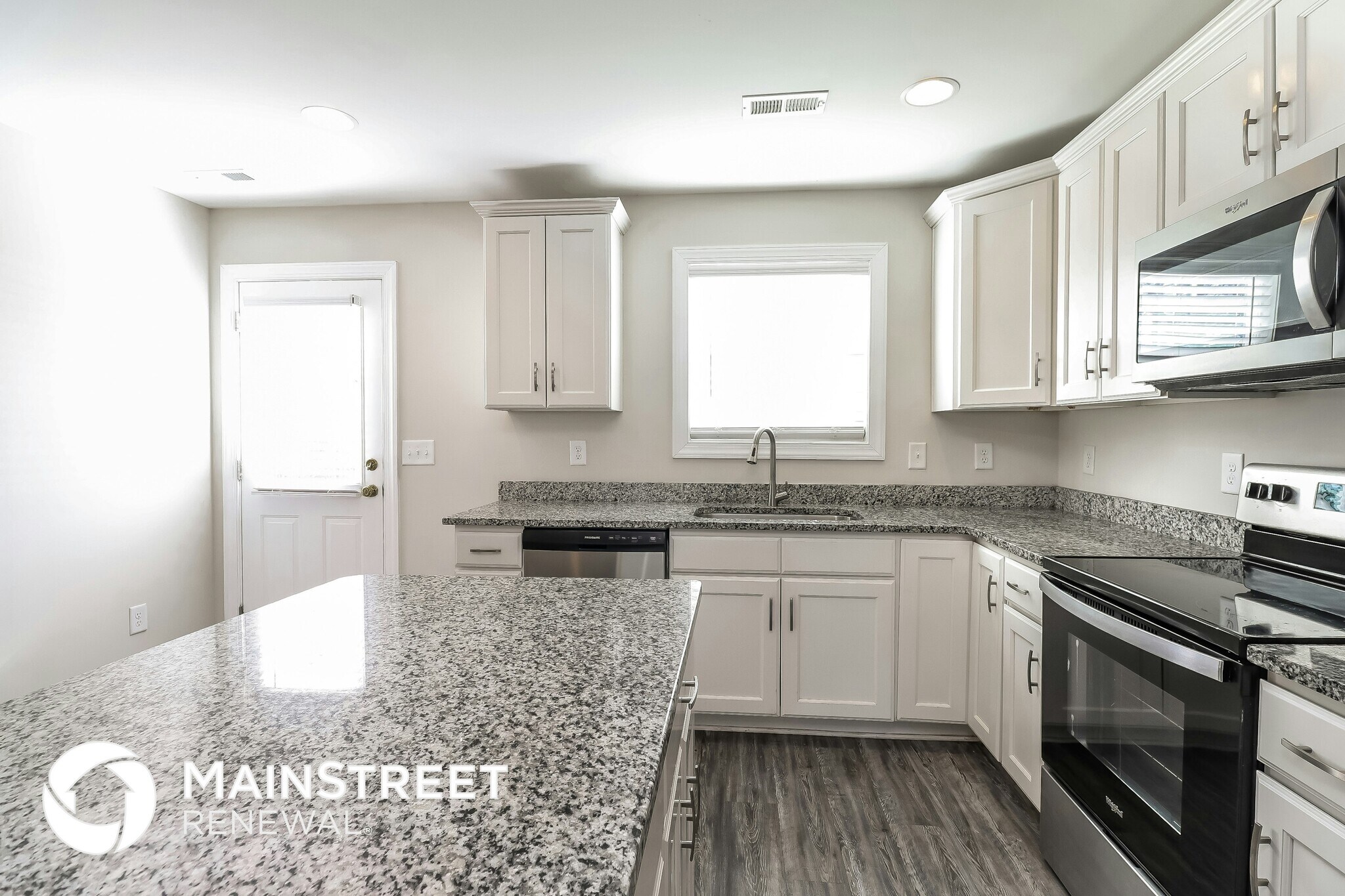 Building Photo - 714 E Georgia Ave