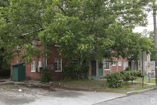 Building Photo - 2176 NW Vesta Ave