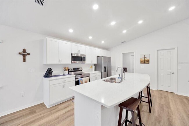 Building Photo - 1072 Aruba Ave