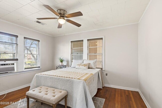 Building Photo - FOR RENT in LAFAYETTE!