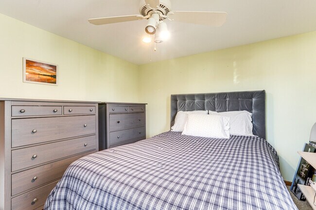 Building Photo - 31 Diane Dr