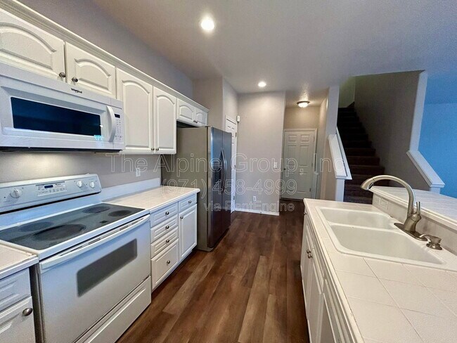 Building Photo - 10691 SW Celeste Ln