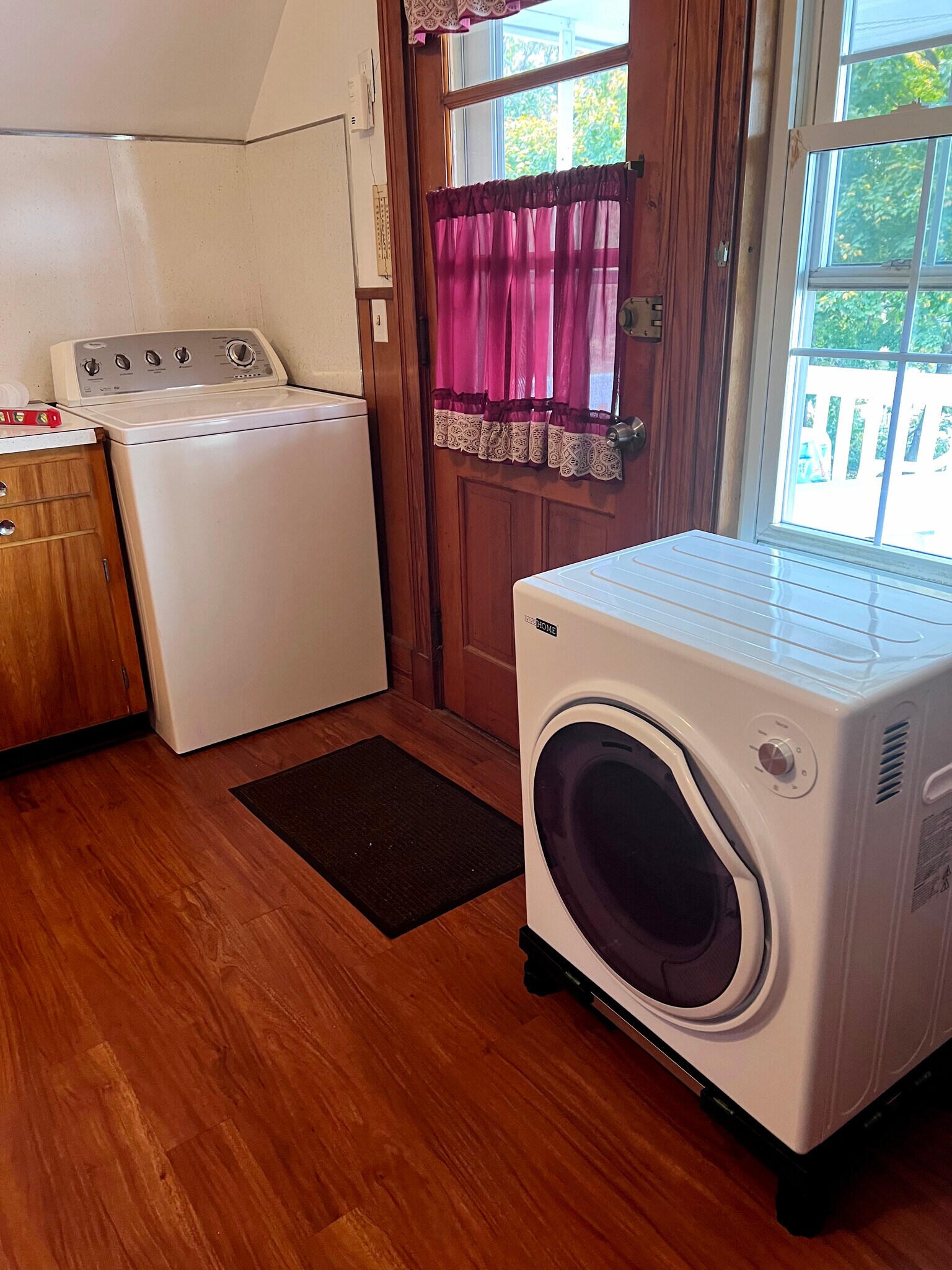 Kitchen - laundry, back door - 96 Lawrence St