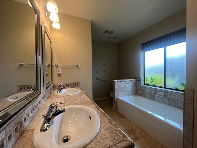 Building Photo - 4303 Horseman Ln