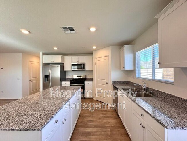 Building Photo - 31050 Rosebud Dr