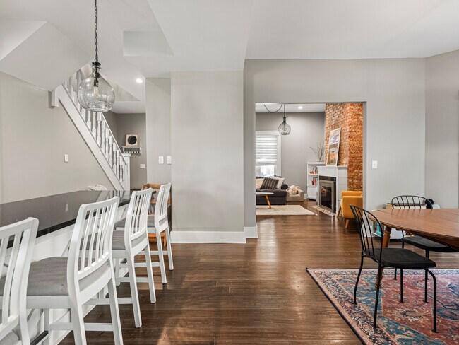 Building Photo - 622 N Hamilton Ave