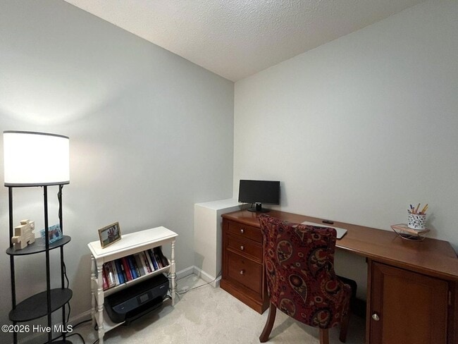 Building Photo - 100 Bridle Path Cir