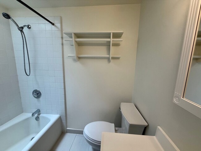 Building Photo - Bay Park Beauty | 3BD/2BA with Canyon Views & Lush Grounds