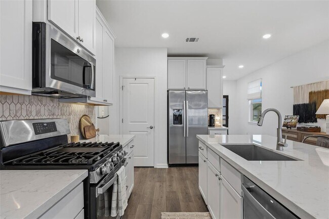 Building Photo - 858 Papaya Dr