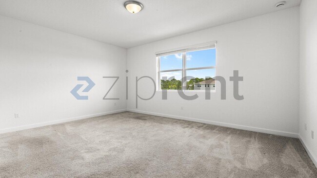 Building Photo - Unit