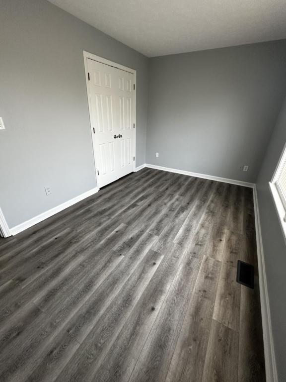 Building Photo - 619 Iowa Ave