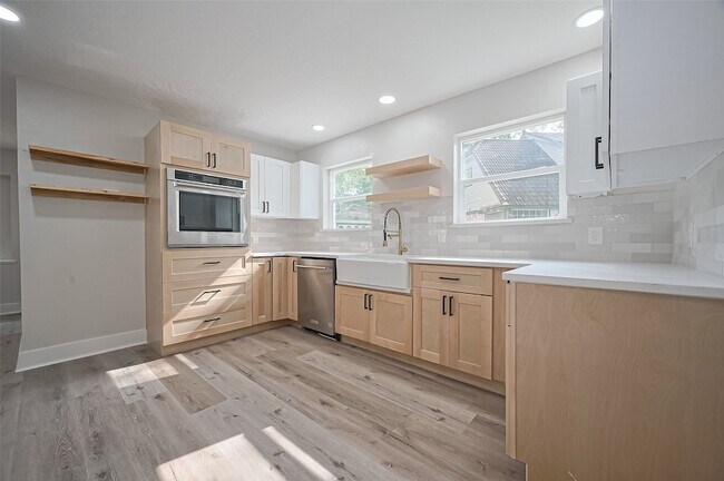 Building Photo - 3 Roserush Ct