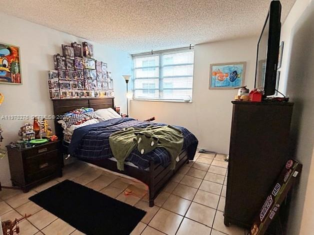 Building Photo - 8889 Fontainebleau Blvd