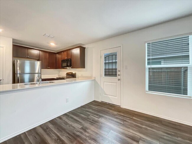 Building Photo - 7509 Jackrabbit Ave